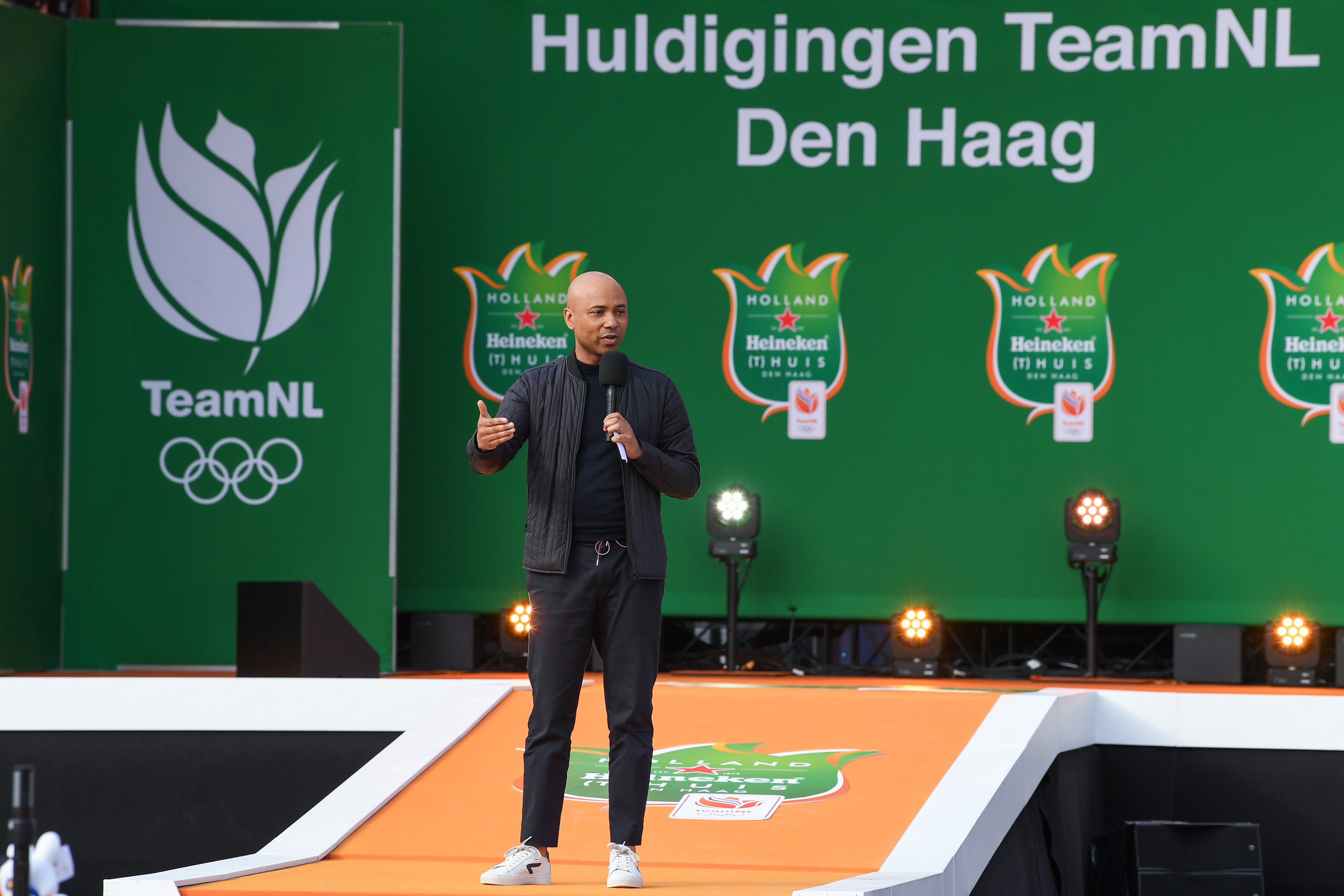 humberto-tan-podium.jpg